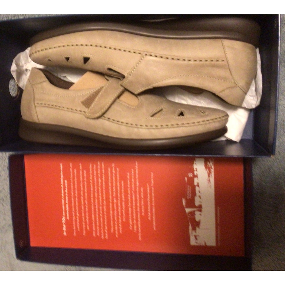 SAS Roamer sage Women’s size 10
